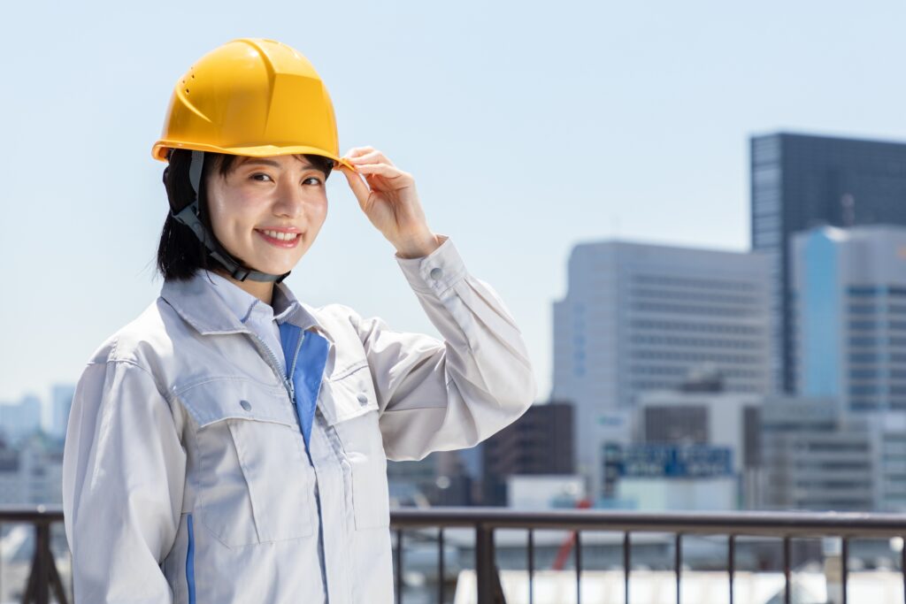 工場勤務で働く女性が増えている？おすすめである理由を解説！